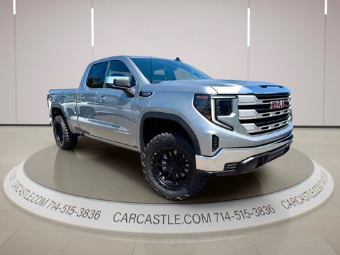 Used 2023 GMC Sierra 1500 SLE w/ Enhanced Capability Package AWD/4WD image 7