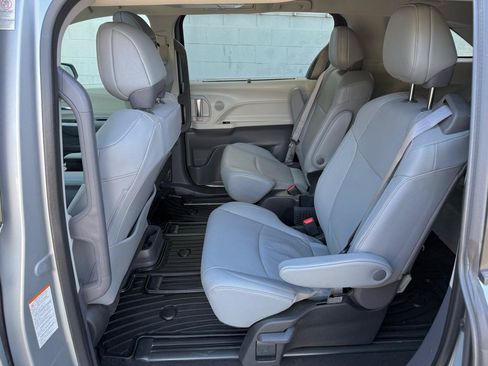 Used 2024 Toyota Sienna Limited AWD/4WD image 6