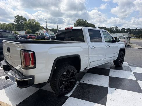 Used 2018 GMC Sierra 1500 SLT AWD/4WD image 5