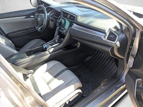 Used 2018 Honda Civic Touring image 21