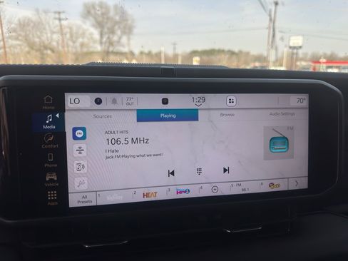 Used 2025 Jeep Wrangler Unlimited Rubicon image 25