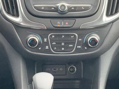 Used 2024 Chevrolet Equinox LT FWD image 29