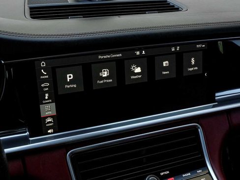 Used 2018 Porsche Panamera 4S image 41