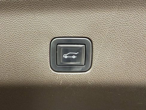 Certified 2023 GMC Yukon SLT image 15