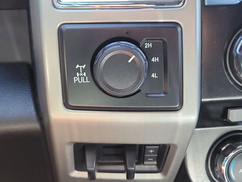 Used 2017 Ford F250 Lariat w/ Chrome Package AWD/4WD image 27