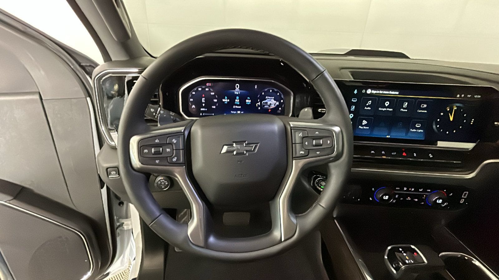 Used 2026 Chevrolet Silverado 1500 LT Trail Boss w/ LPO, Dark Essentials Package AWD/4WD image 17