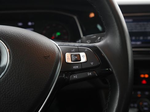 Used 2019 Volkswagen Jetta SE w/ Cold Weather Package FWD image 25