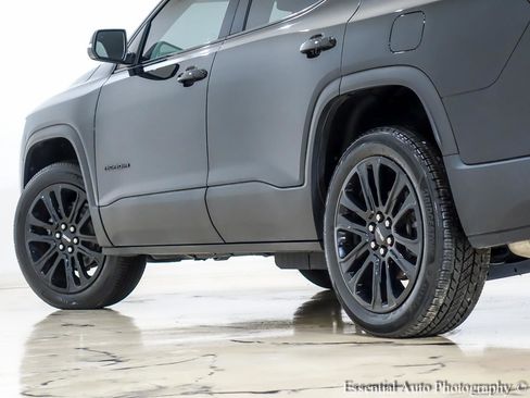 Used 2022 GMC Acadia SLE w/ Driver Convenience Package image 11