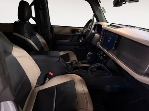 Used 2024 Ford Bronco Wildtrak image 18