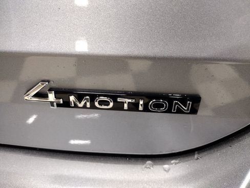 Used 2025 Volkswagen Taos SE image 13