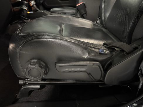 Used 2021 Jeep Wrangler Unlimited Sport image 26