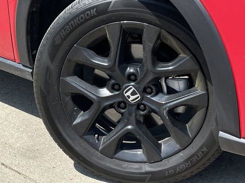 Certified 2025 Honda HR-V Sport image 9