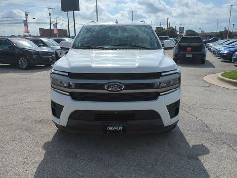 Used 2024 Ford Expedition XLT RWD image 3