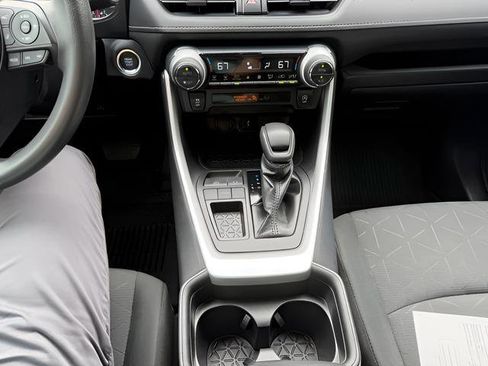 Used 2021 Toyota RAV4 XLE image 23