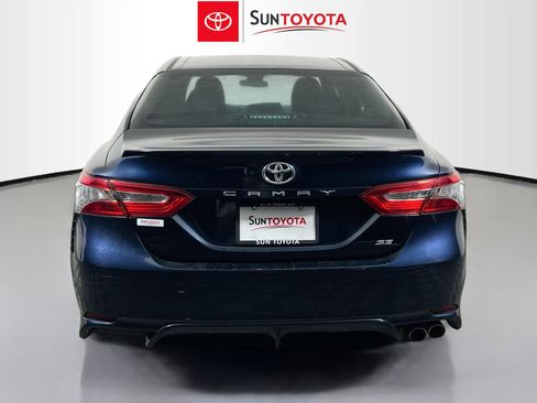 Used 2018 Toyota Camry SE image 5