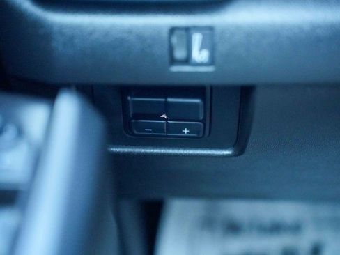 Used 2024 GMC Canyon Elevation image 27