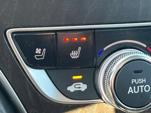 Used 2018 Honda Accord Touring image 19