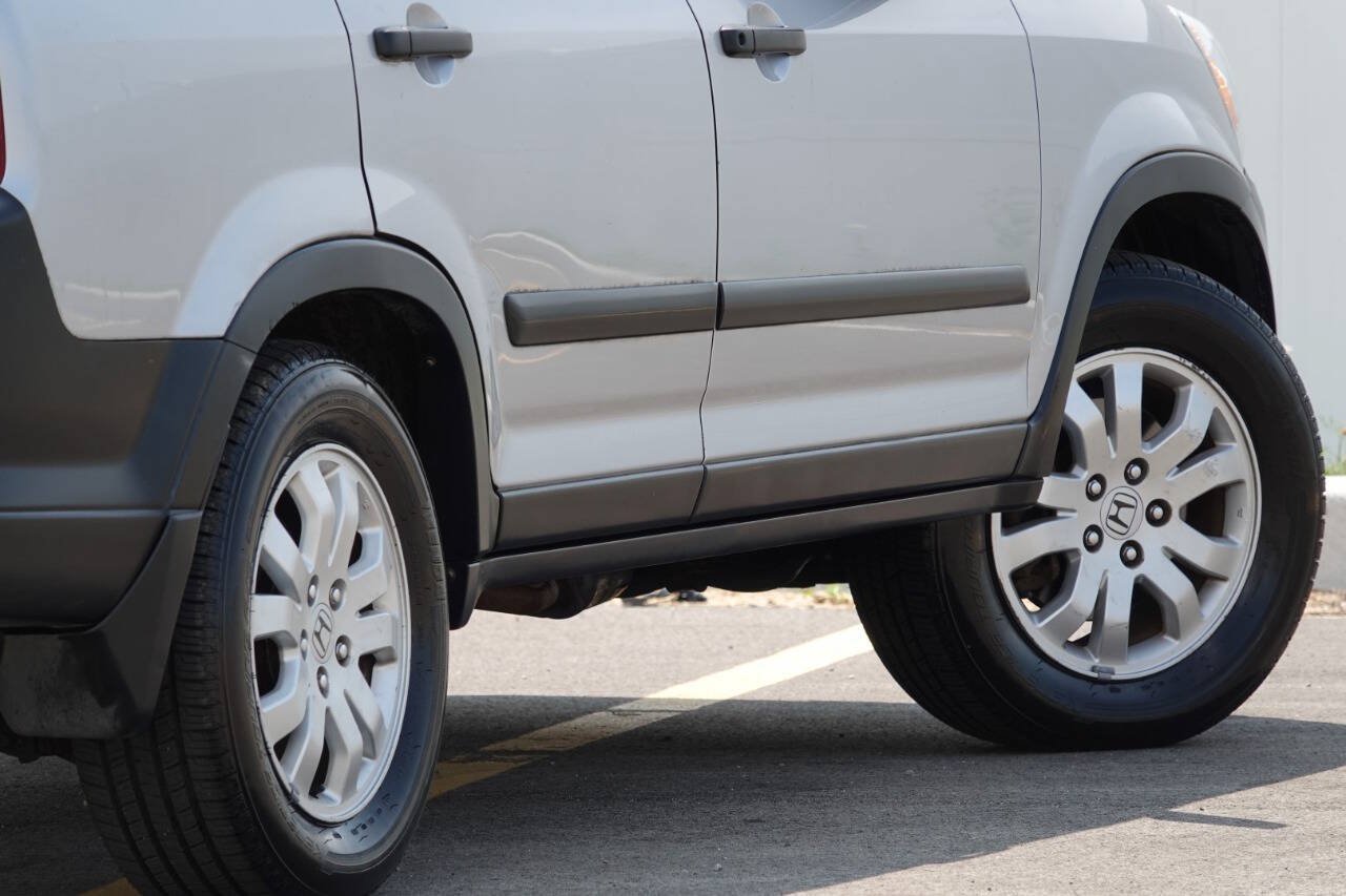 Used 2005 Honda CR-V EX image 41