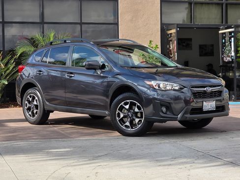 Used 2019 Subaru Crosstrek 2.0i Premium w/ Eyesight System image 3