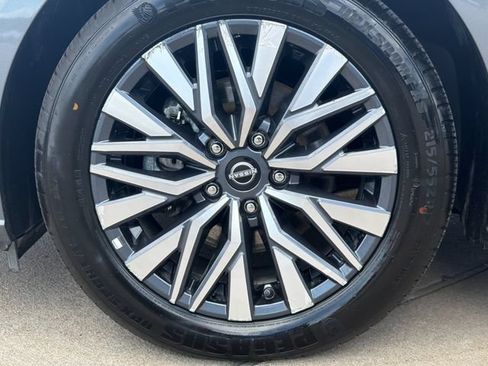 Used 2025 Nissan Altima 2.5 SV FWD image 30