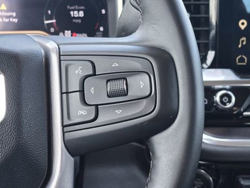 Used 2025 GMC Sierra 1500 SLT AWD/4WD image 28