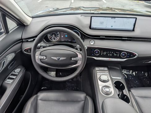 Used 2025 Genesis GV70 2.5T w/ Advanced Package AWD/4WD image 17