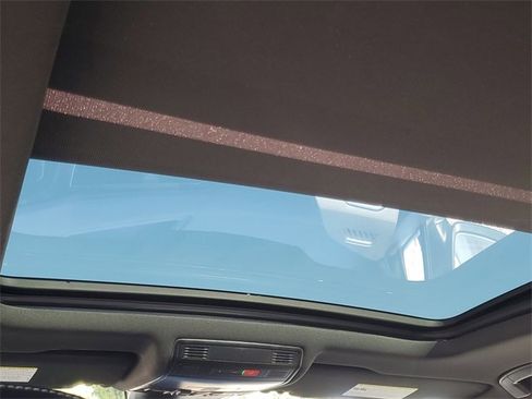 Used 2021 Volkswagen Tiguan SEL Premium R-Line image 29