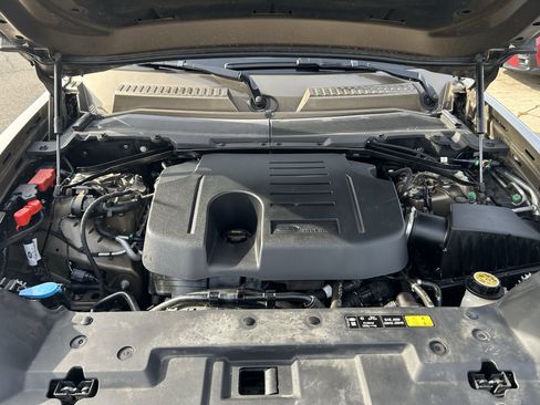 Used 2020 Land Rover Defender 110 HSE image 30