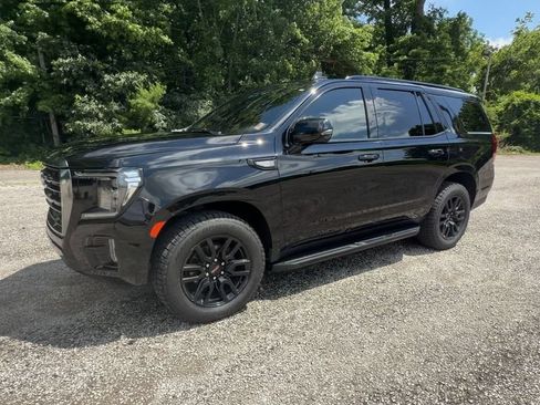 Used 2021 GMC Yukon AT4 w/ Rear Media and Nav Package AWD/4WD image 4