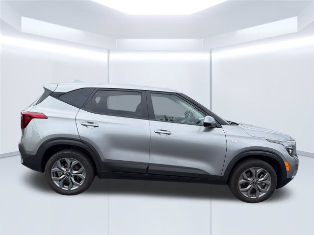 Used 2024 Kia Seltos LX AWD/4WD image 6