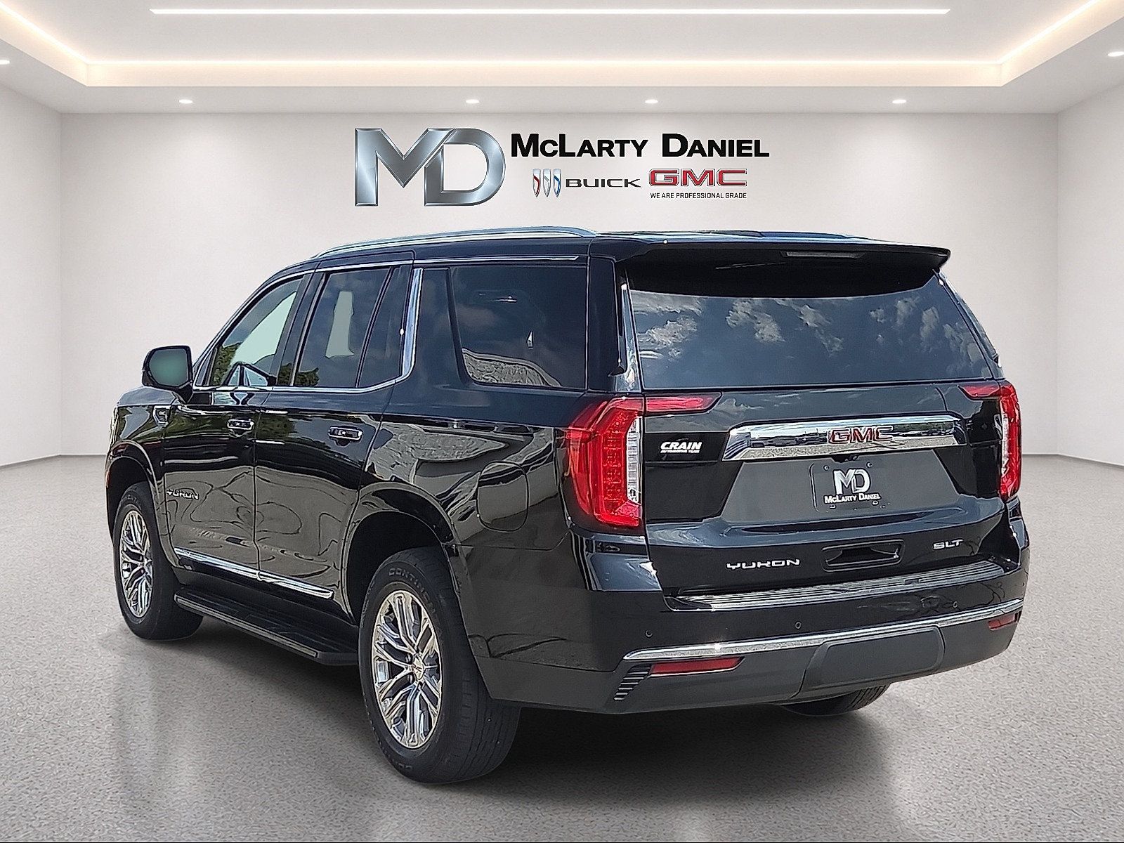 Used 2023 GMC Yukon SLT w/ SLT Luxury Package AWD/4WD image 13