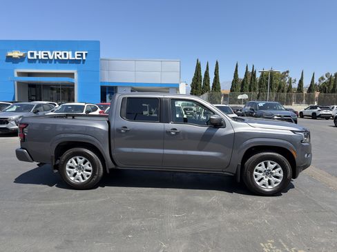 Used 2024 Nissan Frontier SV w/ SV Convenience Package RWD image 9