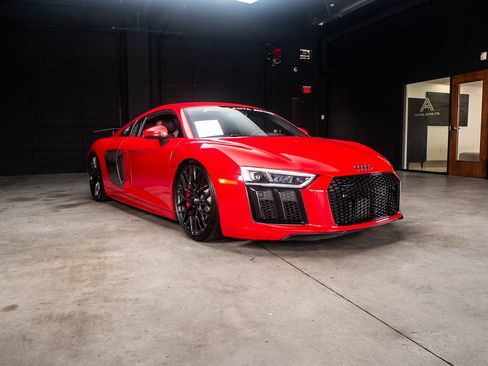 Used 2017 Audi R8 V10 w/ Carbon Exterior Package AWD/4WD image 12
