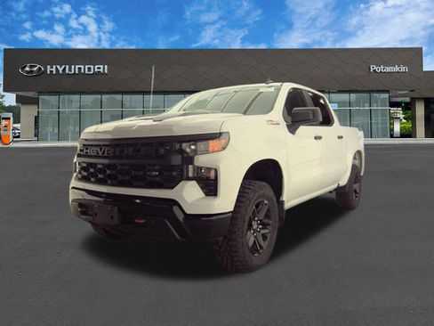 Used 2025 Chevrolet Silverado 1500 Custom Trail Boss AWD/4WD image 1