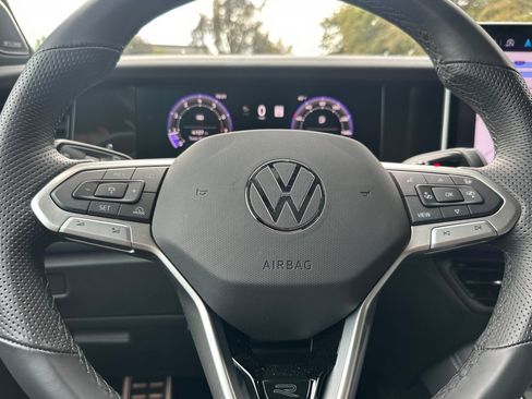 Used 2026 Volkswagen Tiguan SEL R-Line image 30