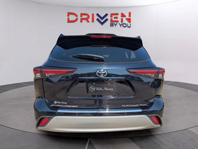 Used 2024 Toyota Highlander Platinum