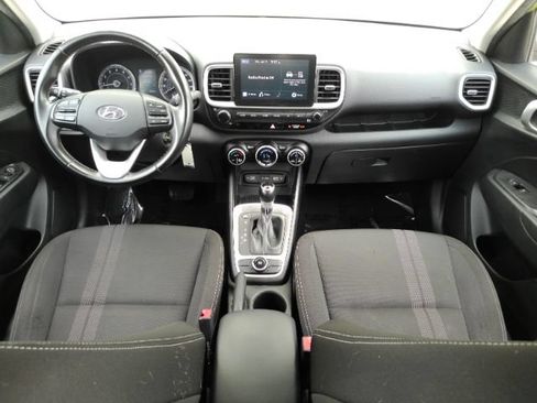 Used 2022 Hyundai Venue SEL FWD image 3