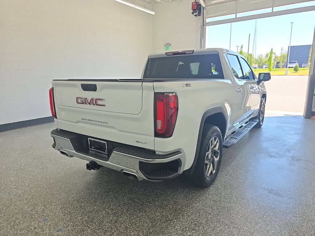 Used 2023 GMC Sierra 1500 SLT w/ SLT Premium Package AWD/4WD image 5