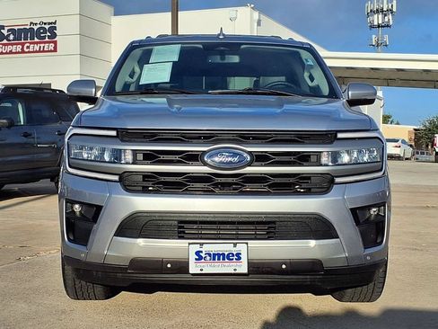 Used 2024 Ford Expedition XLT RWD image 3