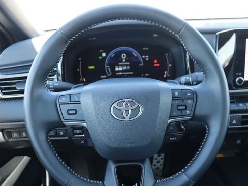 Used 2025 Toyota Camry SE image 20