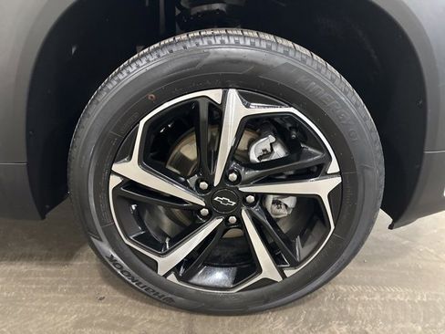Used 2022 Chevrolet TrailBlazer RS w/ Sun and Liftgate Package image 38