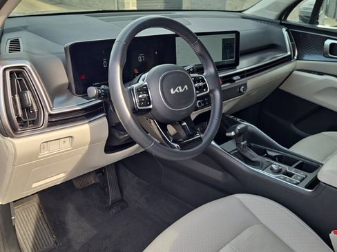 Certified 2025 Kia Sorento S FWD image 50