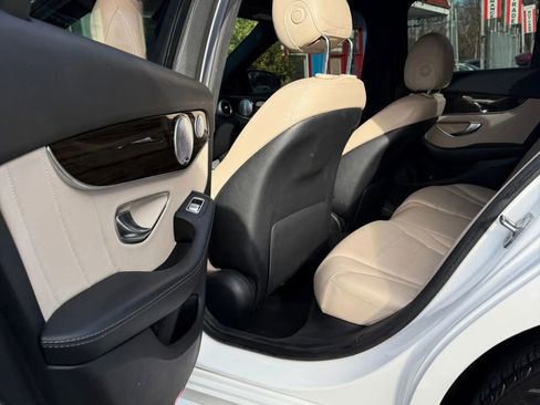 Used 2019 Mercedes-Benz C 300 Sedan image 8