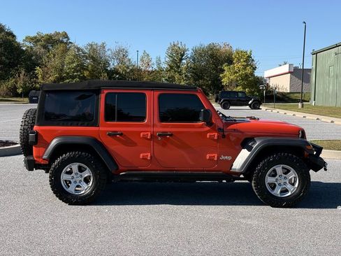 Used 2019 Jeep Wrangler Unlimited Sport S image 9