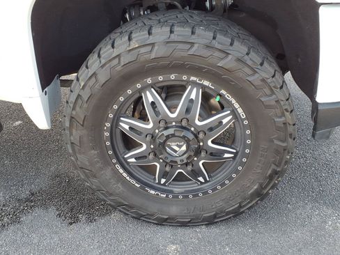 Used 2022 GMC Sierra 3500 Denali w/ Denali Ultimate Package AWD/4WD image 9
