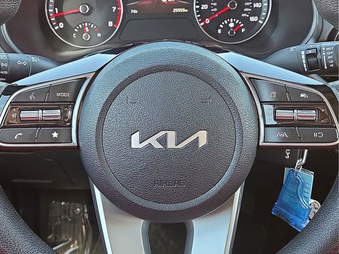 Used 2024 Kia Forte LXS image 31