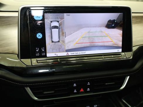 Used 2024 Volkswagen Atlas SEL Premium R-Line image 22