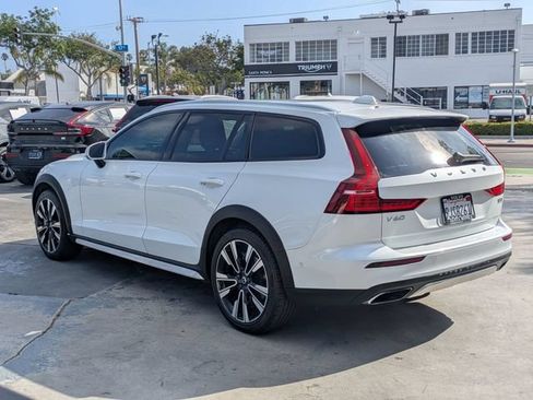 Used 2020 Volvo V60 T5 Cross Country AWD/4WD image 5