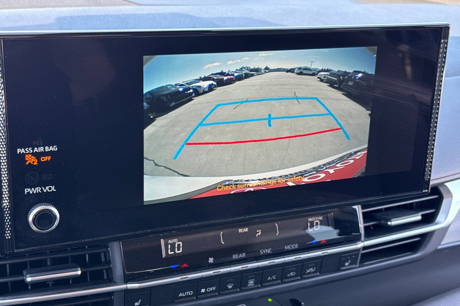 Used 2026 Toyota Sienna XLE FWD image 20