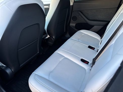 Used 2023 Tesla Model Y Performance image 12